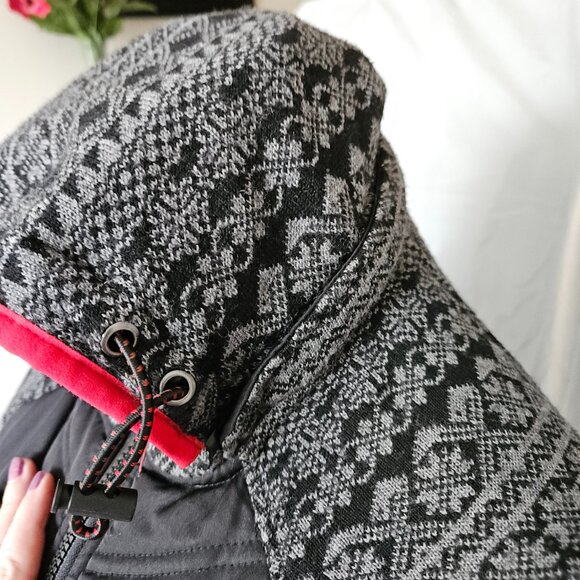 Skyr Nordic Knit Softshell Jacket Black/Grey with Red Trim | Size M | Winter Act - Picture 5 of 9